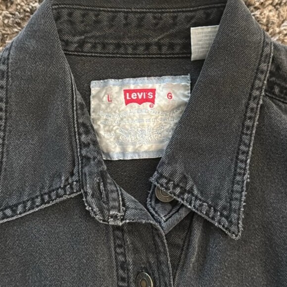 Levi's Black Button Down Shirt for Women - Picture 3 of 7
